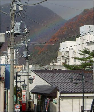 手がとどきそうな虹