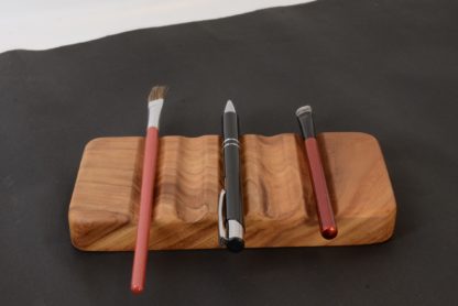 自然木のペン皿　赤欅