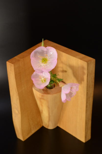 自然木の花器：コーナー型